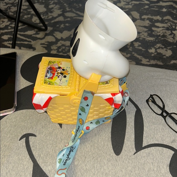 Disney Parks Mickey Minnie Picnic Basket Popcorn Bucket Strap Exclusive - Picture 7 of 15